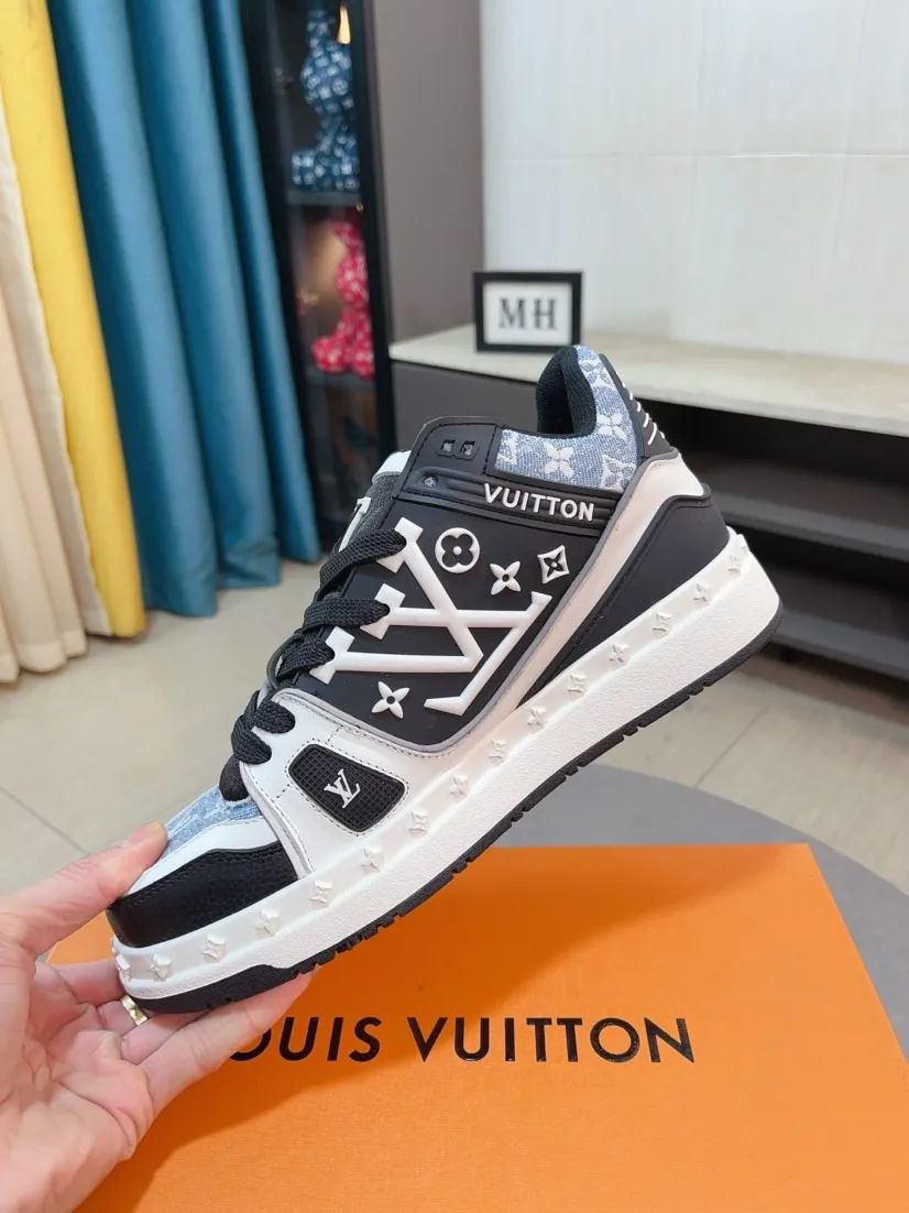 Men's men's shoes 💰620🌹🌹 Comes with a full set of packaging "Loui* Vuitto*" LV's new Gaobang sports and casual shoes. Imported first-layer cowhide ➕ Imported sheepskin lining is high-end and comfortable, and the original outsole is light and wear-resistant! Purely handmade, details determine quality! Code number 38-44